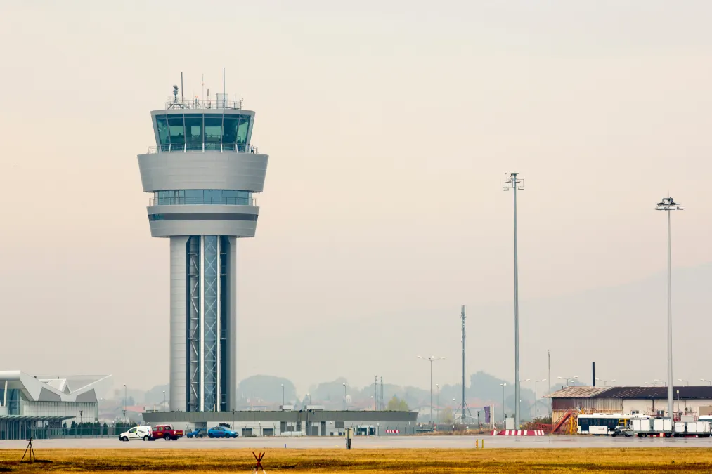 Unlocking efficiency in airport cargo logistics: the strategic role of landside operations
